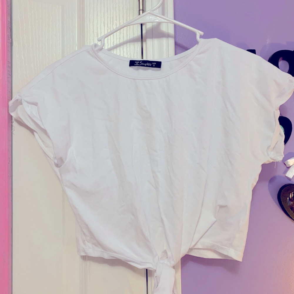 Tied white cropped ss with rolled sleeves